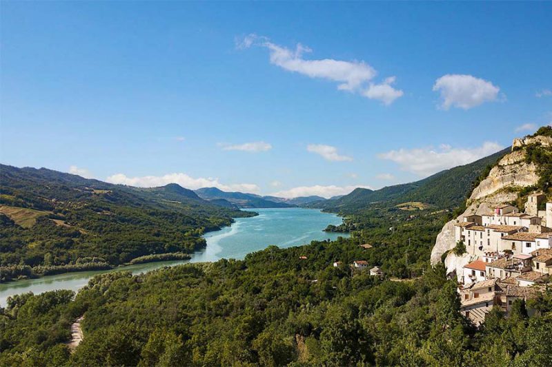 Lago di Bomba